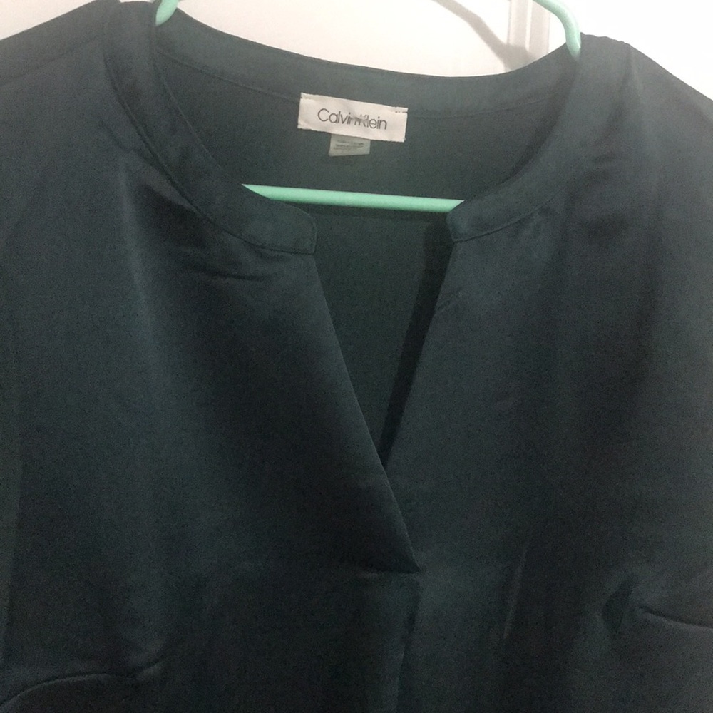 Calvin Kline hunter green silky front and knit back (never worn)